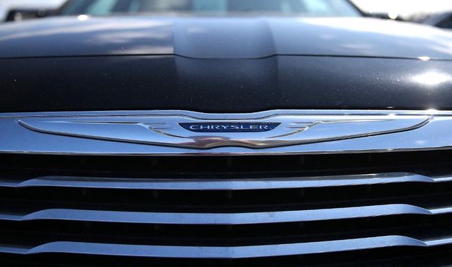 Racheté en 2009 par Fiat alors qu’il était en faillite, le constructeur Chrysler, aujourd’hui filiale du groupe Stellantis, peine depuis à remonter la pente et ne propose plus que deux véhicules à son catalogue,