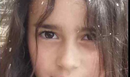 This court-sketch made on February 1, 2022, shows defendant Nordahl Lelandais (R) next to his friend Fabien (L) in the courtroom of the Grenoble assize courthouse, eastern France, during his trial for the August 2017 abduction and murder of eight-year-old Maelys de Araujo, who disappeared during a wedding. - A former French soldier already imprisoned over the brutal beating death of a fellow serviceman appeared in court on January 31, 2022, on charges of kidnapping and murdering an eight-year-old girl -- a killing he has admitted was a "mistake". Nordahl Lelandais, 38, has confessed to killing Maelys De Araujo in August 2017 after she disappeared from a wedding near the Alpine town of Chambery, eastern France, in a case that shook the country. (Photo by Benoit PEYRUCQ / AFP) / ----IMAGE RESTRICTED TO EDITORIAL USE - STRICTLY NO COMMERCIAL USE-----