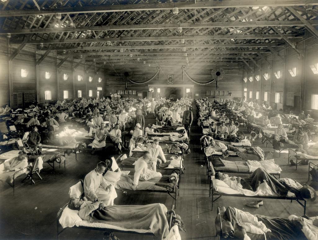 Soldaten während der Spanischen Grippe in Quarantäne in Kansas, USA, 1918. Soldaten während der Spanischen Grippe in Quarantäne in Kansas, USA, 1918.
