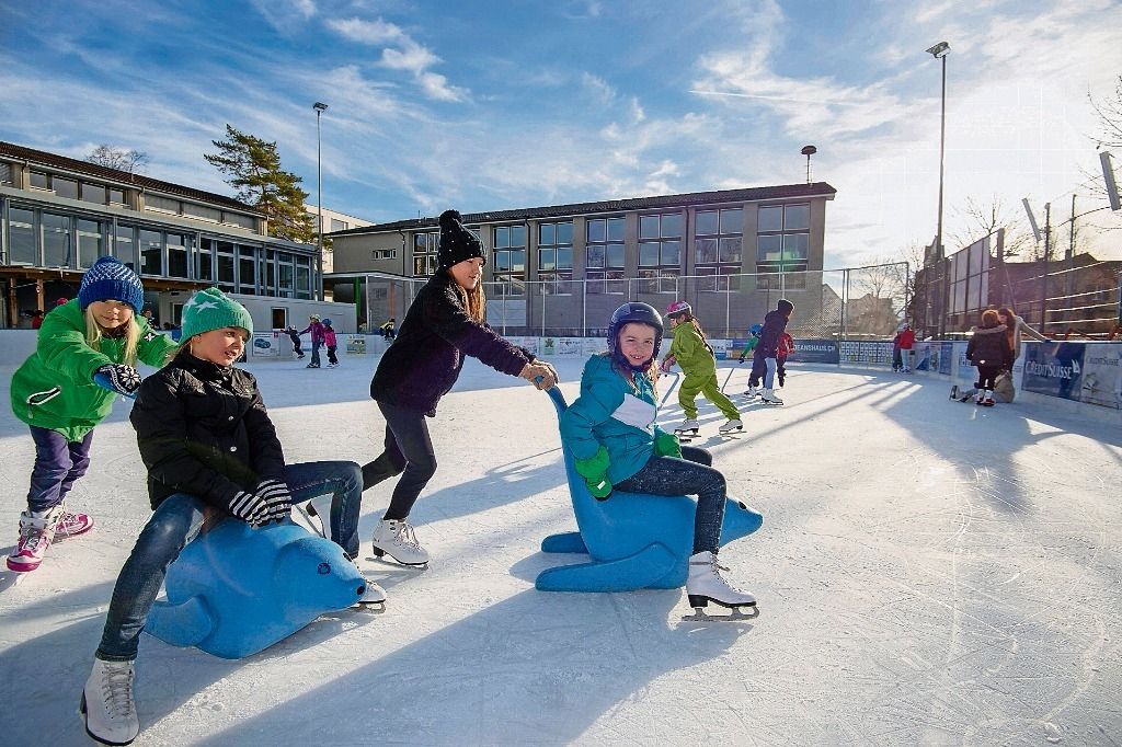 Eisbahnen mit Saison zufrieden ZürichseeZeitung