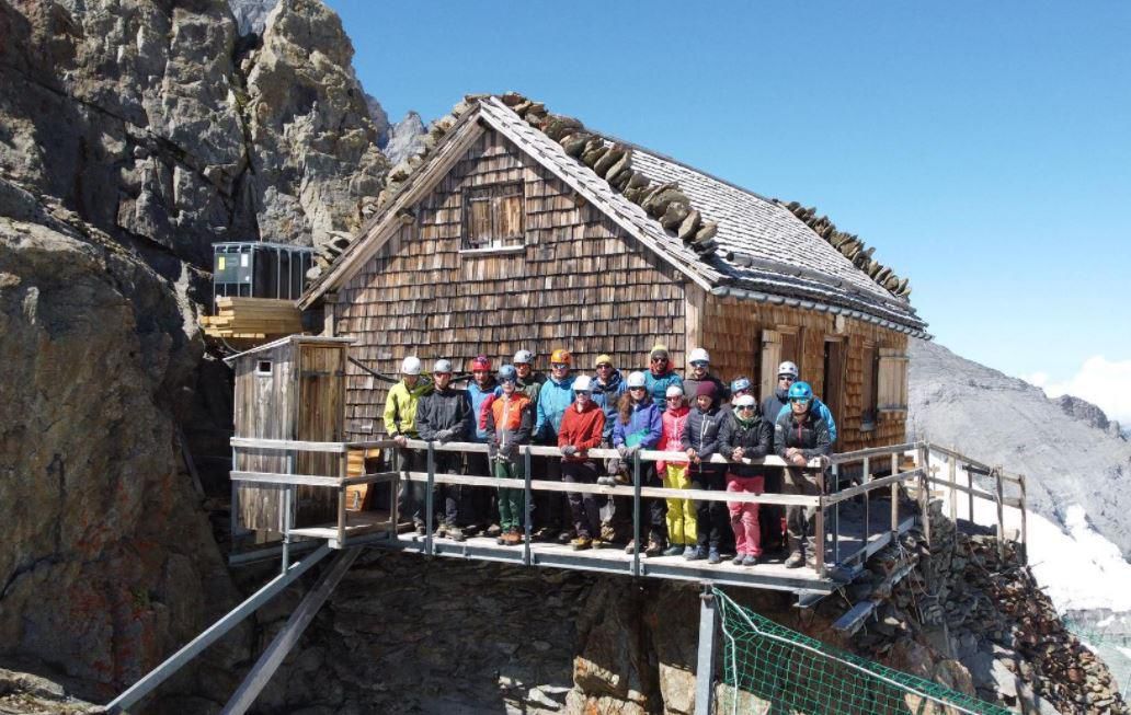 Berglihütte wird gegen Abrutschen gesichert – Damit die Hütte nicht in die Tiefe rutscht - Vimarsana News