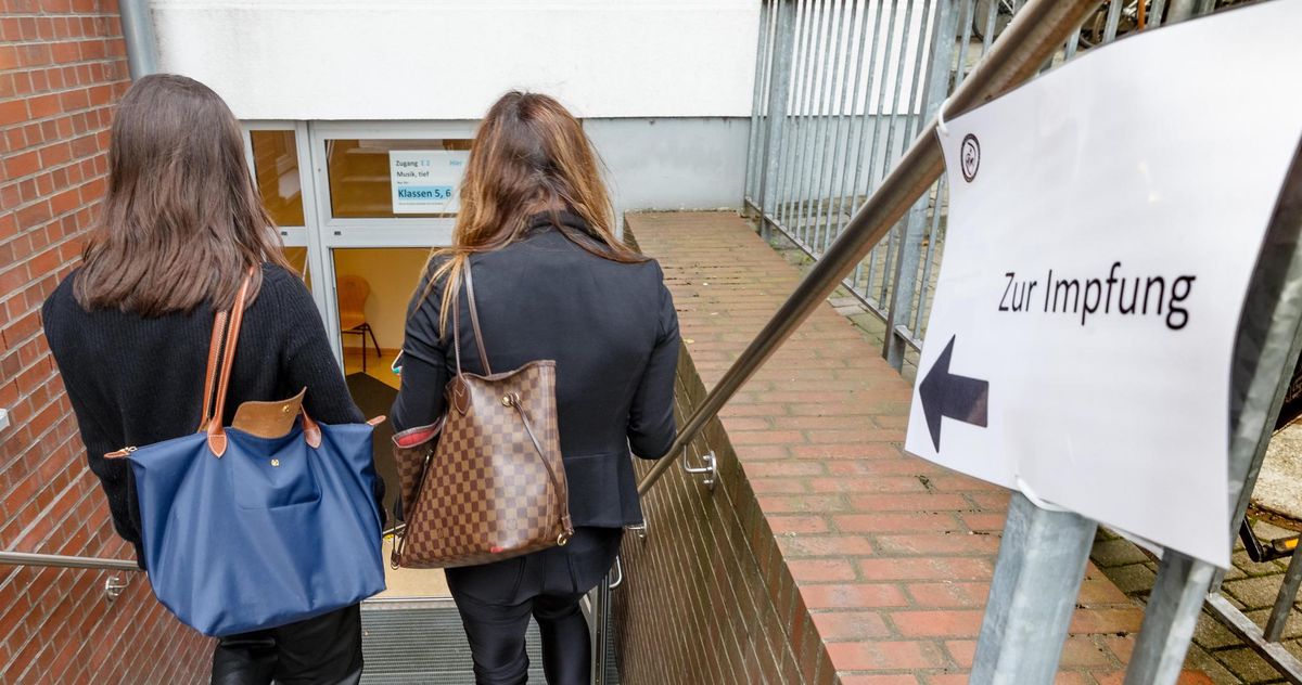 Seit die eidgenössische Impfkommission grünes Licht für alle über zwölf gegeben hat, nehmen die Anmeldungen zu. Seit die eidgenössische Impfkommission grünes Licht für alle über zwölf gegeben hat, nehmen die Anmeldungen zu.