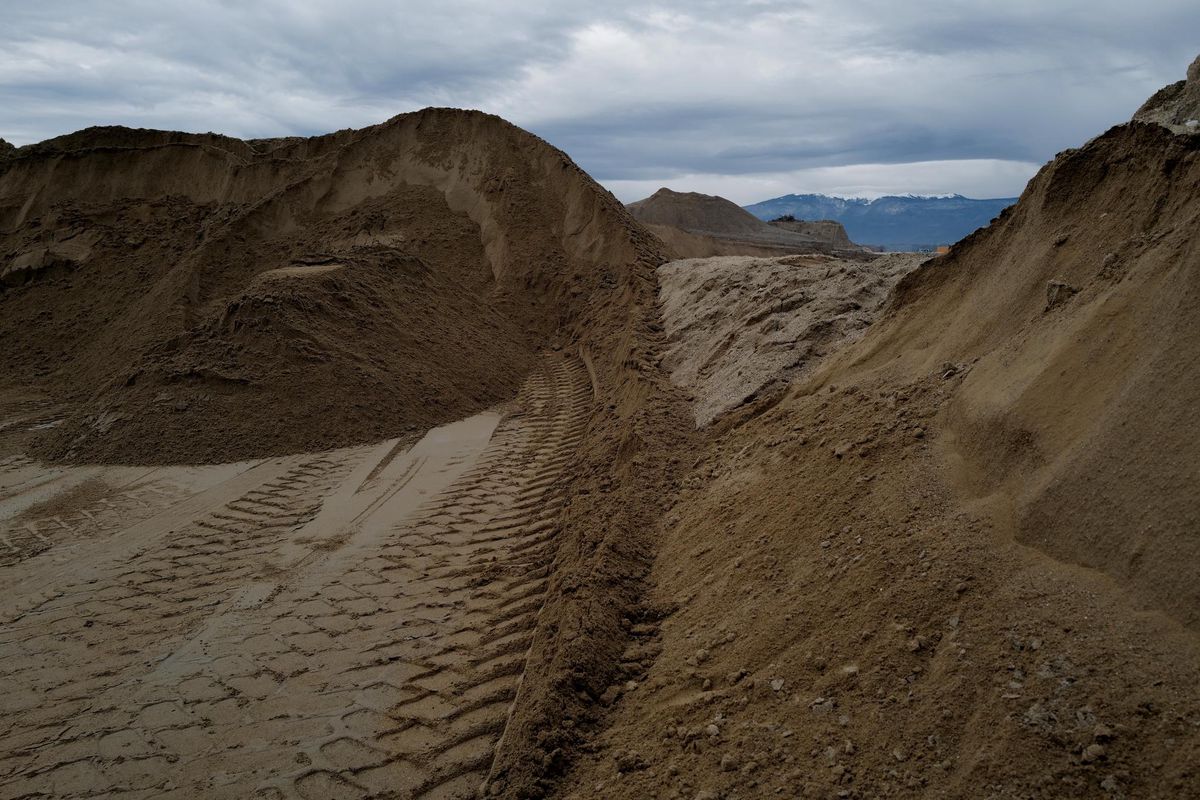 Exploitation des sols &ndash; Le gravier dans la chaussure de Bernex