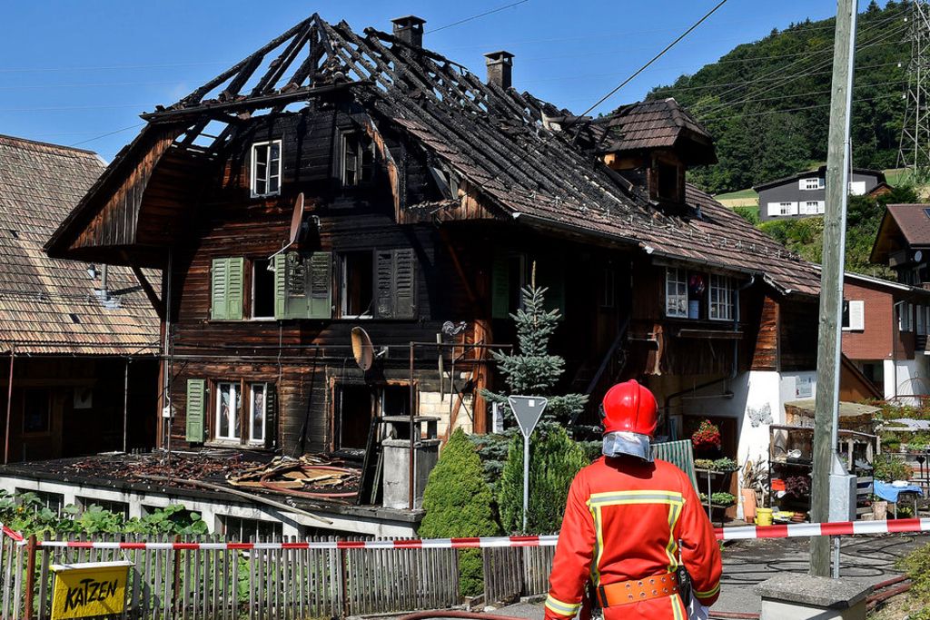 Wegen Brandobjekt ist Feuer im Dach | Berner Zeitung