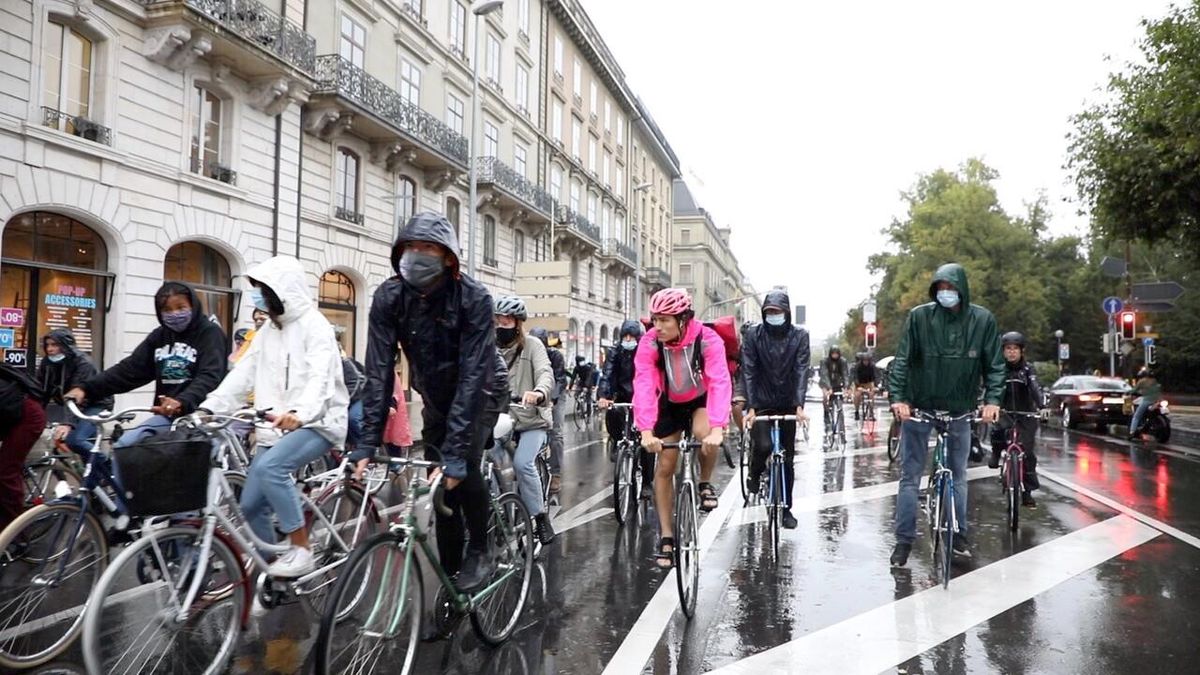 Des cyclistes sur la route