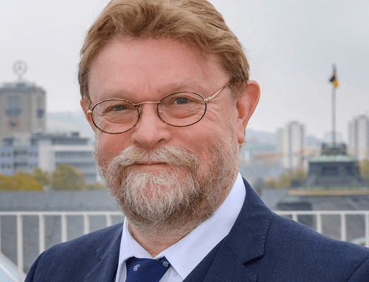 Uwe Lahl plant in Baden-Württemberg für den Notfall. Ab einer bestimmten Belegung von Spitalbetten durch Corona-Patienten sollen für Ungeimpfte schärfere Massnahmen gelten. Uwe Lahl plant in Baden-Württemberg für den Notfall. Ab einer bestimmten Belegung von Spitalbetten durch Corona-Patienten sollen für Ungeimpfte schärfere Massnahmen gelten.