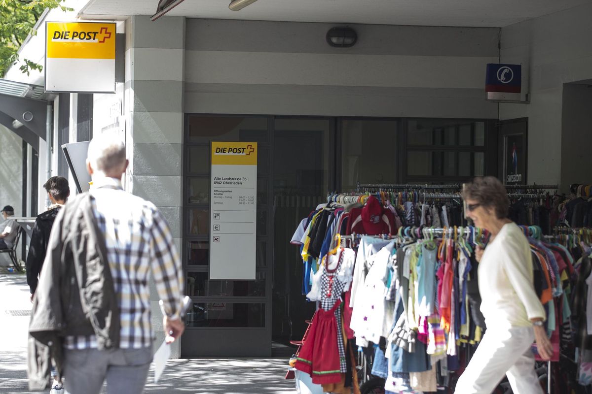 Viele Poststellen im Kanton Zürich mussten schon schliessen, etwa diejenige in Oberrieden.