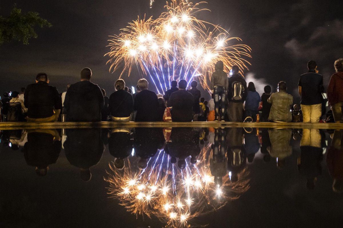 Marche Des Feux D Artifice La Meche Se Rallume Mais Le Grand Boom Attendra 24 Heures