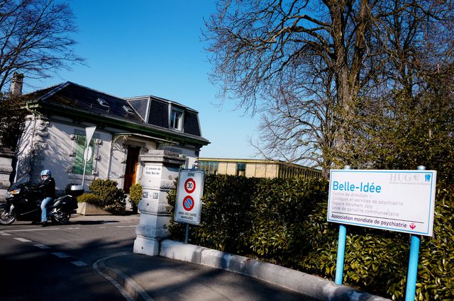 Hug Hopital De Psychiatrie De Belle Idee