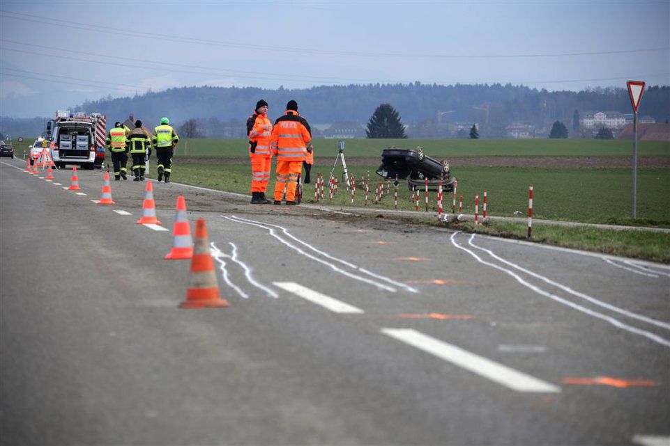 betrunkener mann baut mit fahrrad unfall 2016