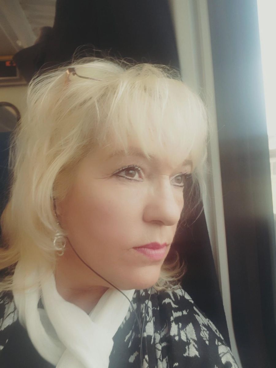 Die Baselbieterin Angela Zimmermann darf aus gesundheitlichen Gründen keine Schutzmaske anziehen. Im Alltag erntet sie deshalb oft böse Blicke und fiese Kommentare. 