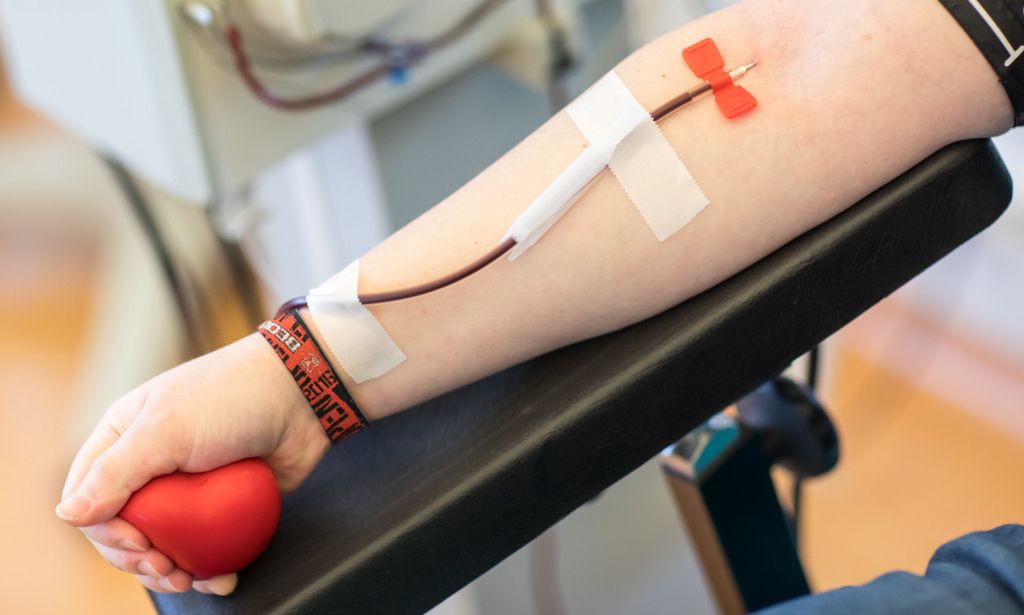 Soll man Blutspenden von Schwulen regeln? | Tages-Anzeiger