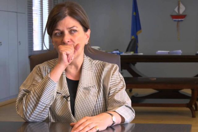 Grece Ministre Limogee Pour Son Aide Au Logement 24 Heures