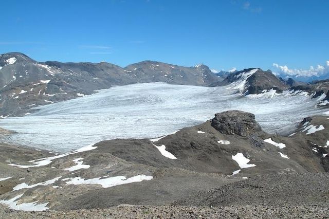 Réchauffement climatique Un lac glaciaire de la Plaine Morte s'est