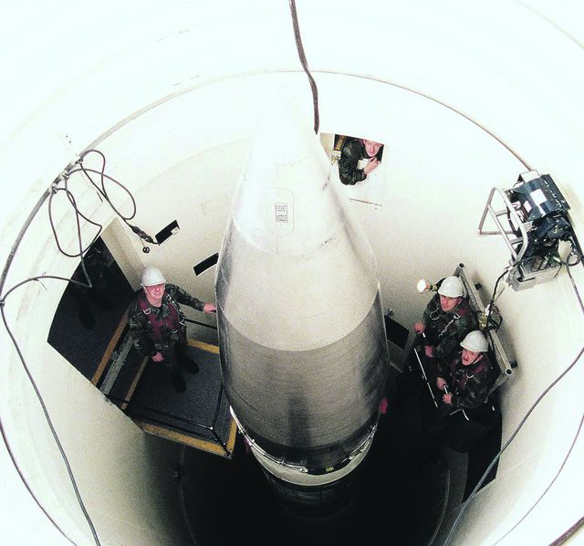 Nicht auf der Liste der international geächteten Waffen: Nukleare Rakete der amerikanischen Luftwaffe. Foto: US Air Force (Alamy)