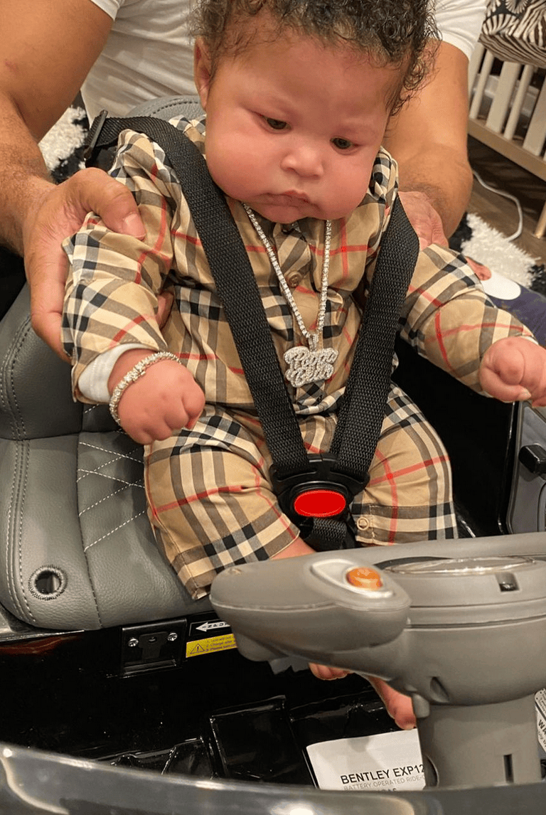 Mignon Nicki Minaj Devoile Pour La Premiere Fois Son Fils Le Matin