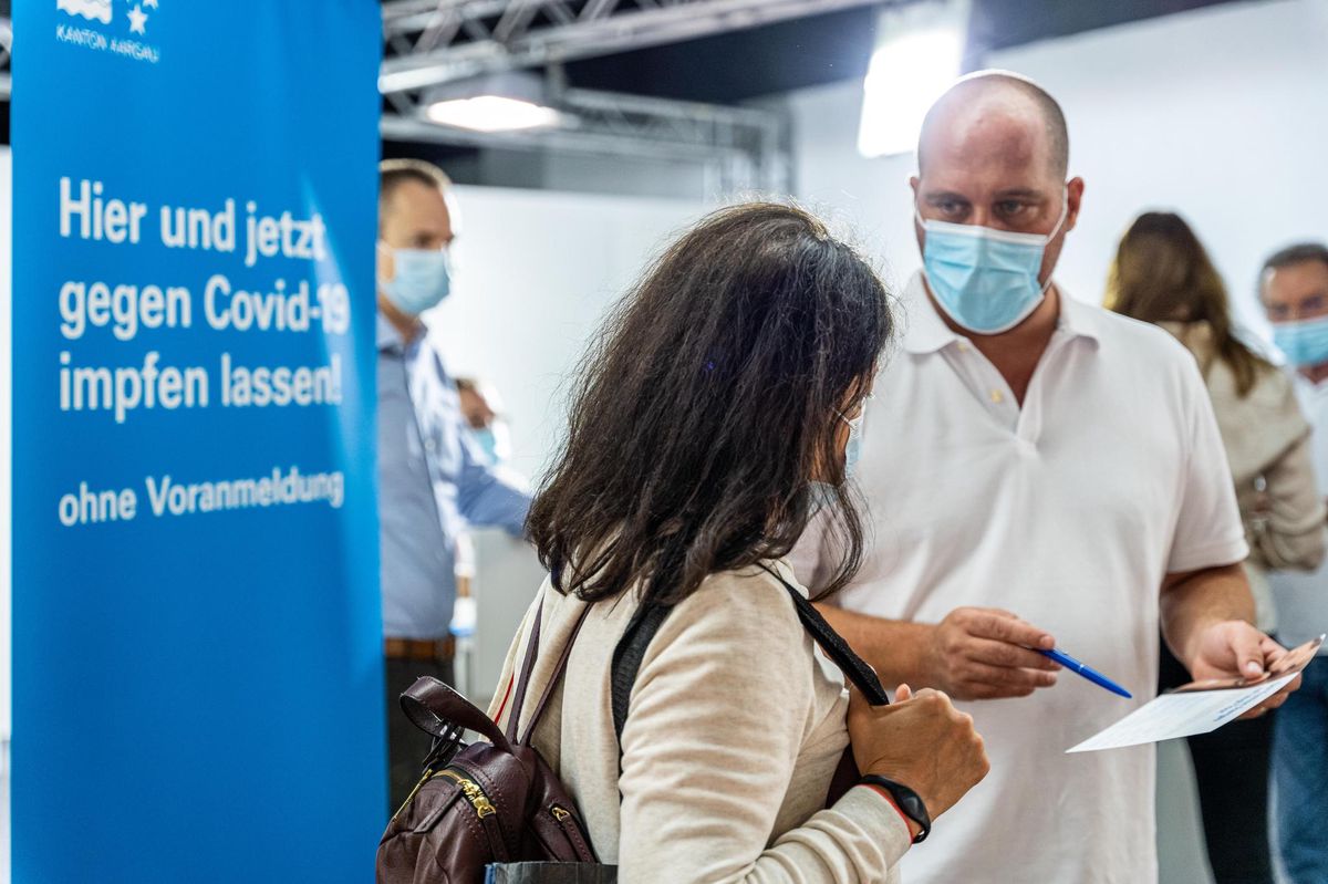 Rund um das Thema Impfen sei ein «Krieg» ausgebrochen, sagt Köppel. Er plädiere für eine Abrüstung und Versöhnung. Rund um das Thema Impfen sei ein «Krieg» ausgebrochen, sagt Köppel. Er plädiere für eine Abrüstung und Versöhnung.