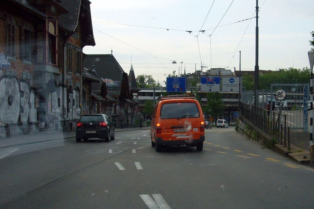 Reitschule: Zwei Männer mit Stichwaffe verletzt