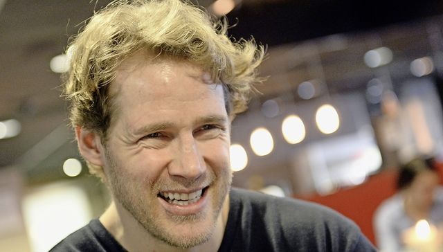 Hart auf dem Eis, humorvoll daneben. Timo Helbling sagt: «Wer eine grosse Klappe hat, muss auch liefern können.»