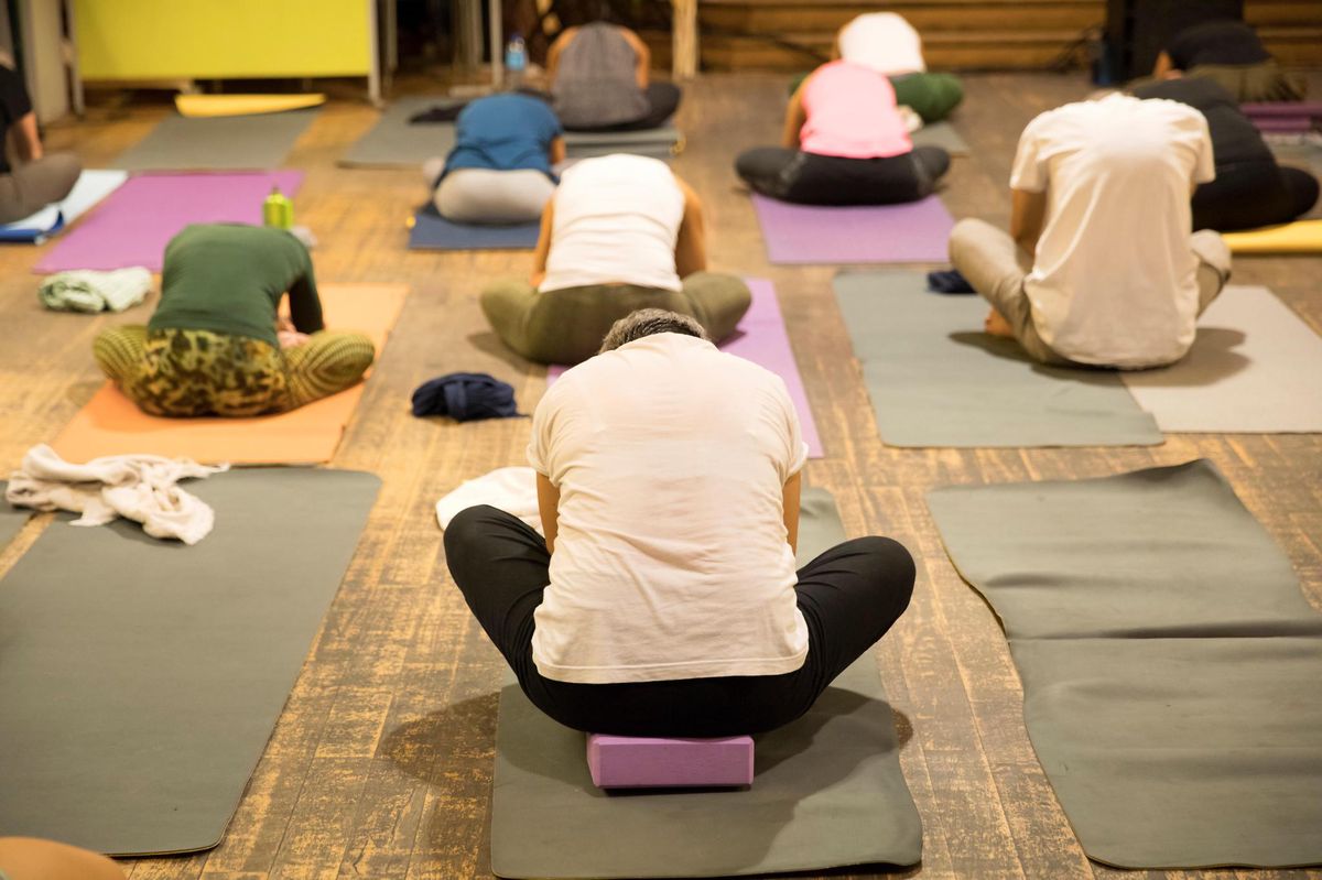 Covid-19 – Comment dissiper les tensions avec le yoga - Vimarsana News