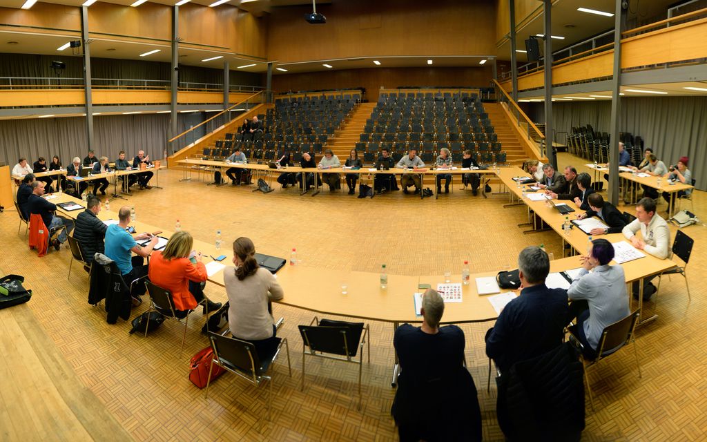 Neues Parlament entledigt sich zweier Jugend-Anliegen