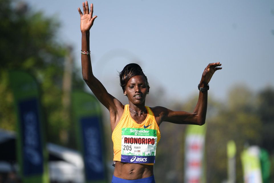 Combien Gagne Le Vainqueur Du Marathon De Paris Marathon de Paris – Un couple remporte le marathon de Paris | 24 heures