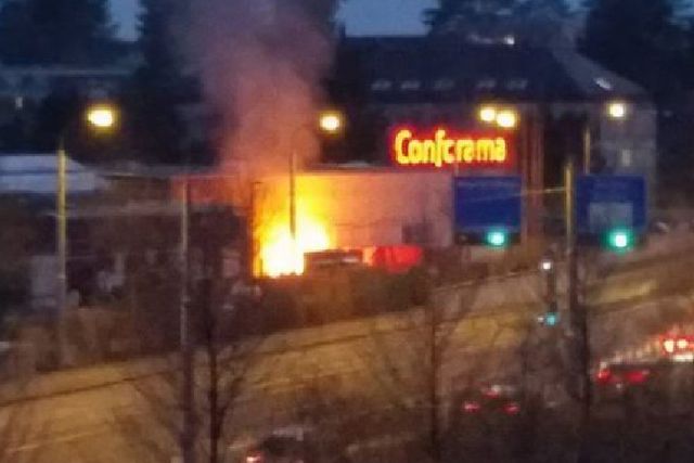 Le Feu A Conforama N 39 Etait Qu 39 Un Feu De Cartons Tribune De Geneve
