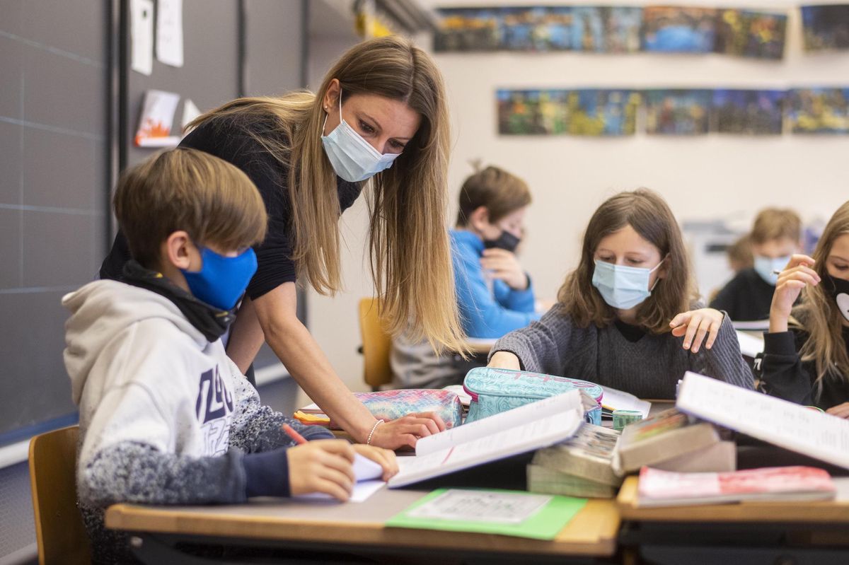 Zu wenig Lehrerinnen und Lehrer – Der Lehrkräftemangel ist zum Teil hausgemacht - Vimarsana News