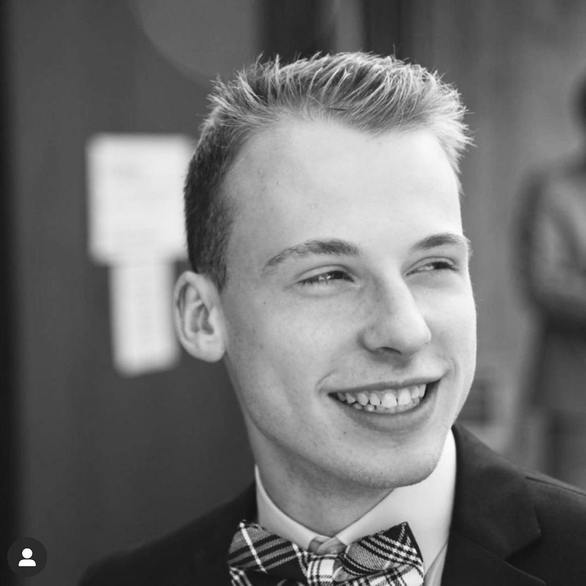 Der Basler Jungpolitiker Dimitri Stark verstarb am Montag bei einem Skiunfall in Grindelwald. Der 18-Jährige war im Vorstand der Jungen SVP Basel-Stadt.