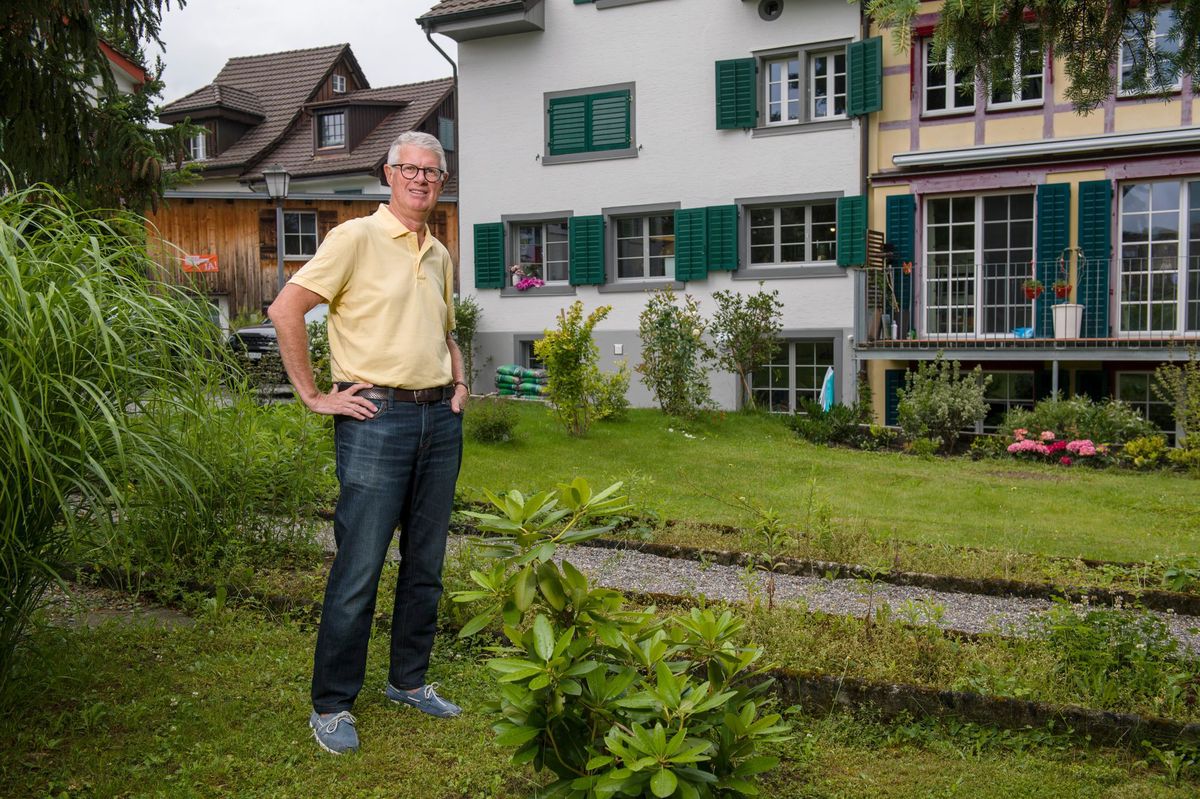 Im Garten von Ruedi Limacher aus Thalwil streichen des Nachts Füchse herum. Er fragt sich: Warum macht der Jagdaufseher nichts?