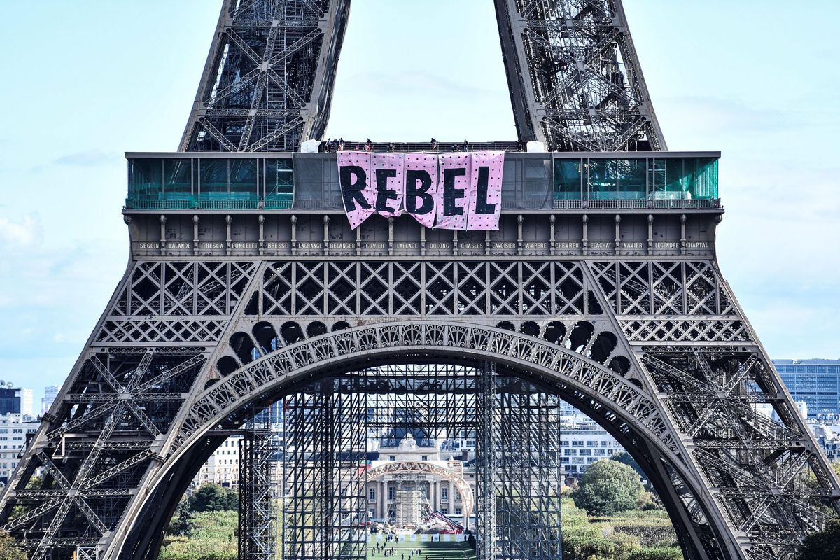 Climat Extinction Rebellion Fait De La Tour Eiffel Une Rebelle Tribune De Geneve Climat Extinction Rebellion Fait De La Tour Eiffel Une Rebelle Tribune De Geneve