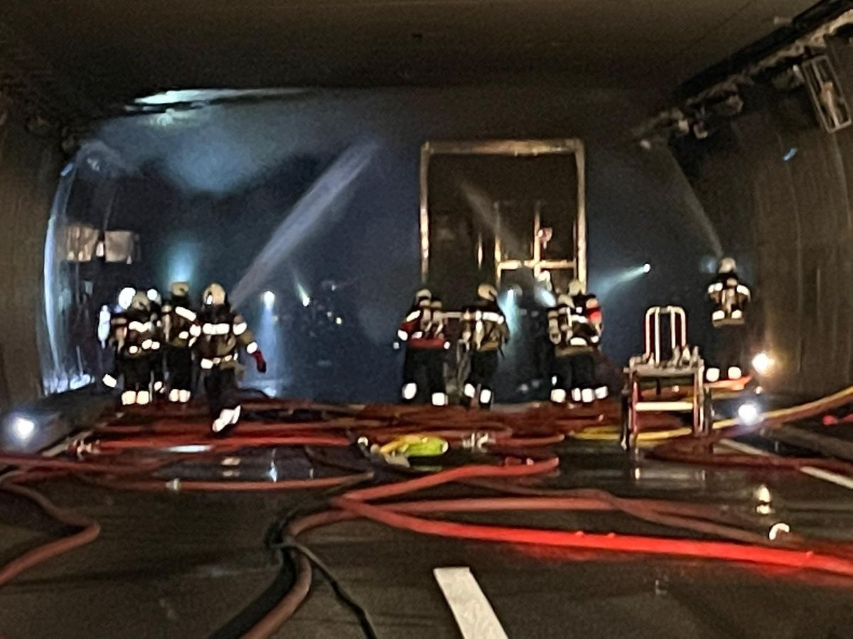 Unfall auf der A2 – Lastwagenbrand führt zu Sperrung von Belchentunnel - Vimarsana News