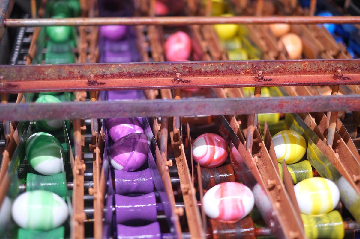 Sobald die Eier lackiert sind, halten sie 45 Tage. 