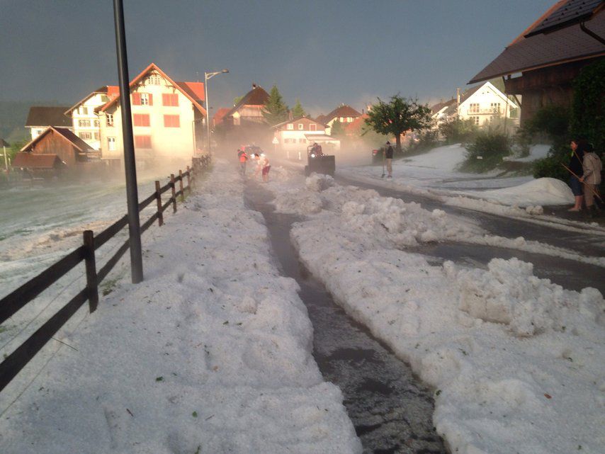 Am Donnerstagabend (12.6.2014) zog eine heftiges Gewitter über das Emmental.