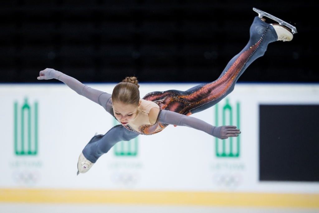 Patinage artistique Une patineuse de 14 ans dans l