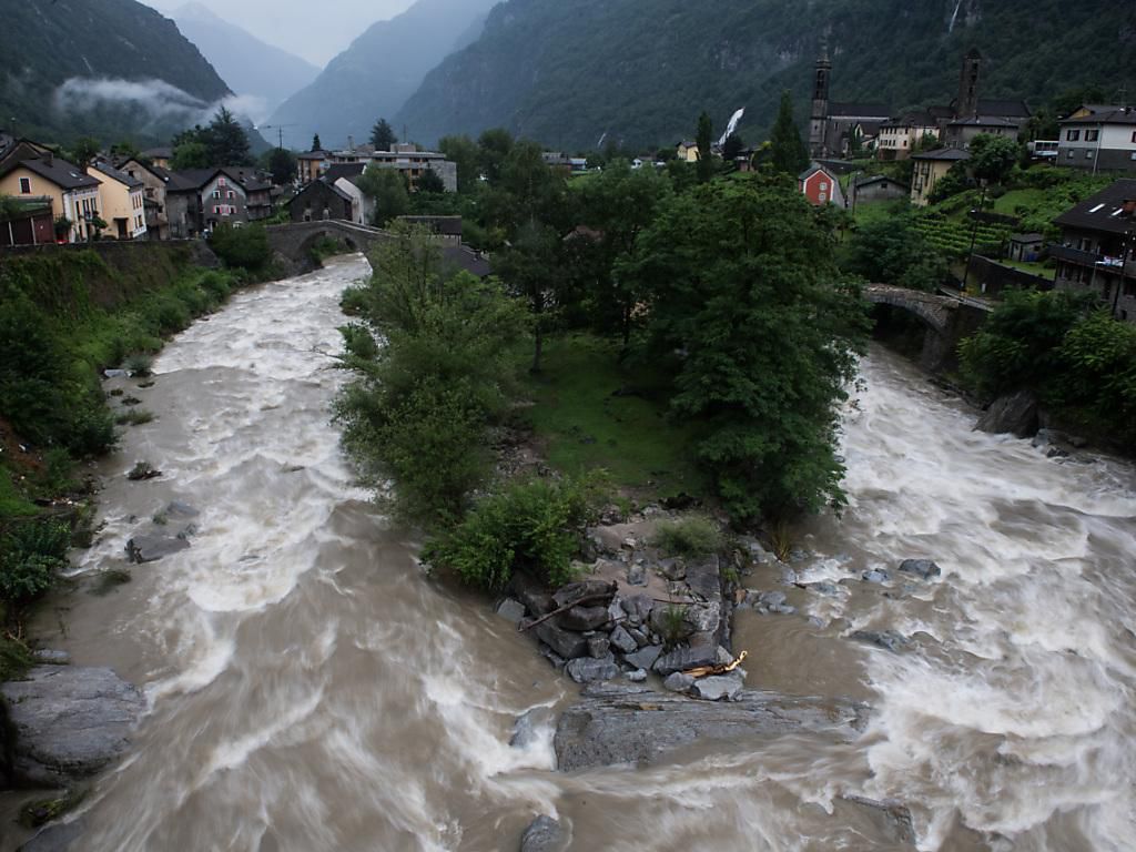 Météo toujours exécrable – Pluies abondantes et évacuations d'habitants en Suisse - Vimarsana News