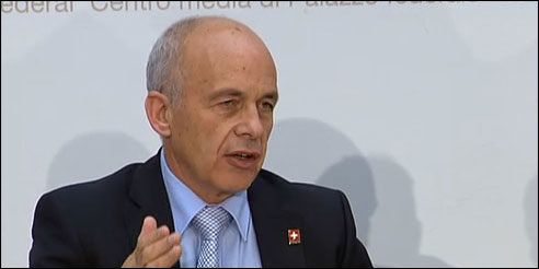 Die Schweiz spitzelt die eigenen Bürger nicht aus, sagte Ueli Maurer im Zusammenhang mit NSA-Affäre.