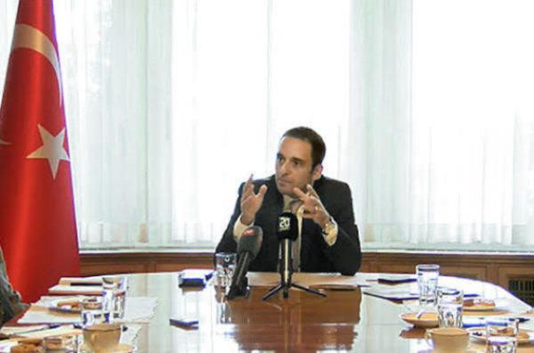 Der lange Arm Erdogans reicht bis in die Schweiz. So haben mehrere türkische Staatsangehörige mit Diplomatenpässen in der Schweiz um Asyl ersucht. Darunter die Nummer zwei in der Botschaft in Bern, Volkan Karagöz. Der lange Arm Erdogans reicht bis in die Schweiz. So haben mehrere türkische Staatsangehörige mit Diplomatenpässen in der Schweiz um Asyl ersucht. Darunter die Nummer zwei in der Botschaft in Bern, Volkan Karagöz.