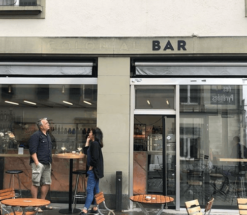 Der Betrieb kam dieser Forderung umgehend nach. Die Berner Colonial Bar heisst aktuell nur noch Bar. Man will nun einen neuen Namen finden. 