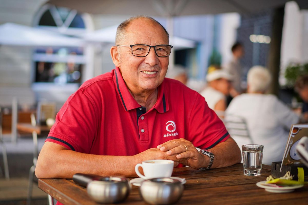 Kolumne von Bernard Thurnheer – Fussball und Politik - Vimarsana News