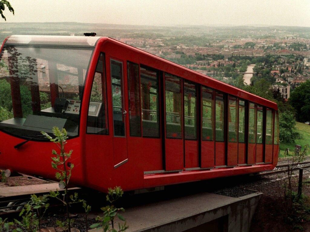 Nach technische Störung – Gurtenbahn fährt wieder - Vimarsana News