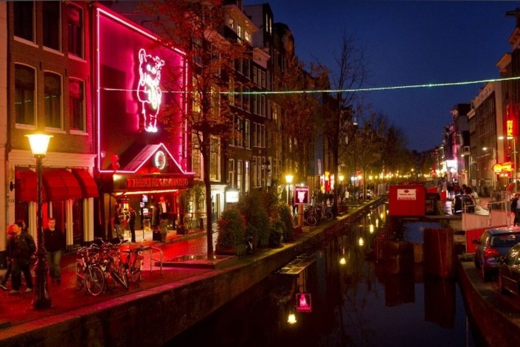 PaysBas Amsterdam veut mieux contrôler le Quartier rouge Le Matin