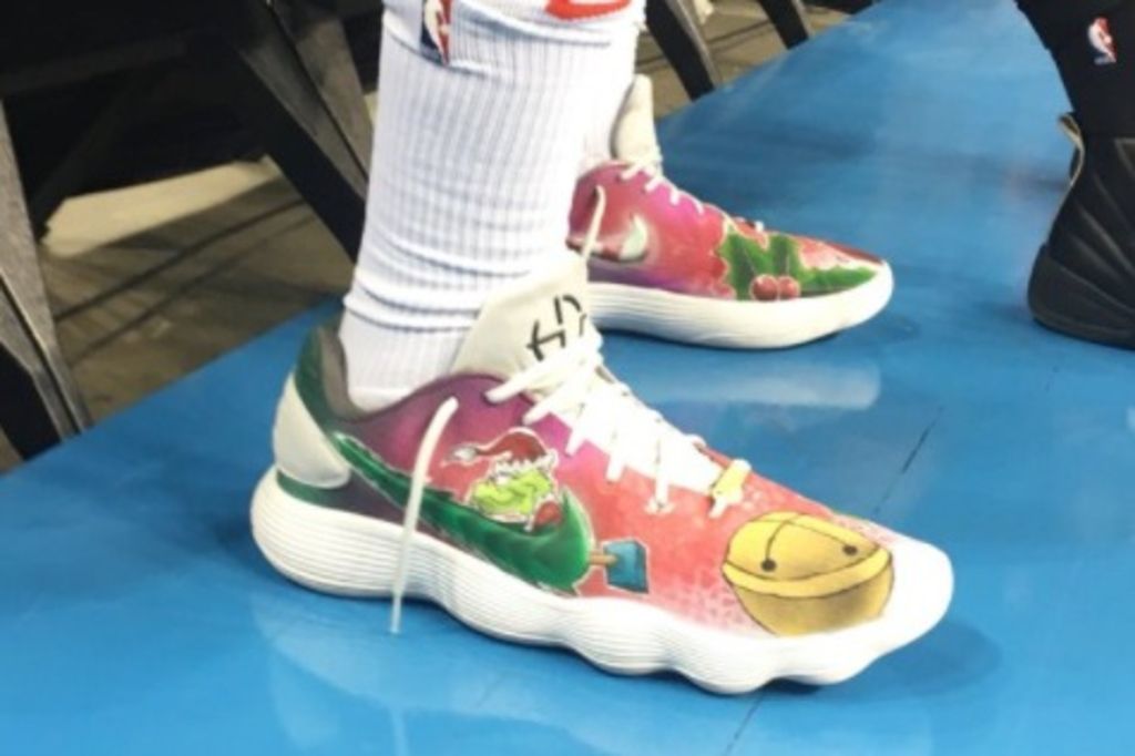 Basketball Les baskets délirantes des joueurs NBA pour Noël Le Matin