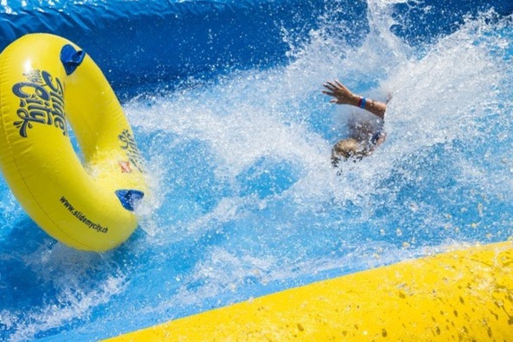 Suisse Le toboggan aquatique a débarqué à Lausanne 24 heures