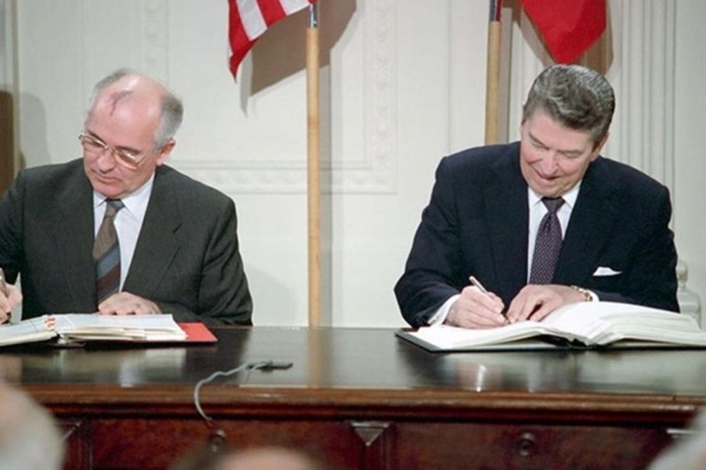 rencontre gorbatchev reagan