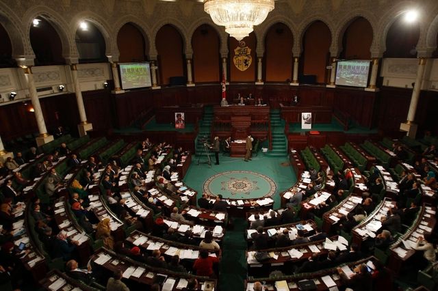 Verfassungsentwurf mit 159 von 169 abgegebenen Stimmen verabschiedet: Tunesiens Nationalversammlung. (3. Januar 2014)