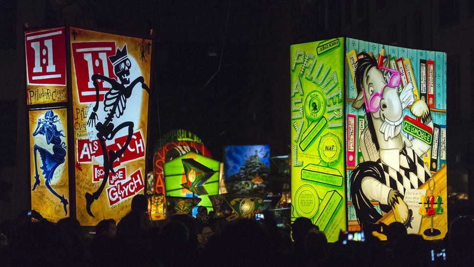 «Als Lyych isch jede glyych»: Die 1:12-Initiative wirkt an der Basler Fasnacht nach.