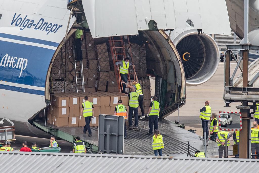 Die beiden Jungunternehmer machten in der Corona-Krise mit dem Import von Masken Millionen. Diese verkauften sie unter anderem an die Armeeapotheke und das deutsche Gesundheitsministerium. (Symbolbild) Die beiden Jungunternehmer machten in der Corona-Krise mit dem Import von Masken Millionen. Diese verkauften sie unter anderem an die Armeeapotheke und das deutsche Gesundheitsministerium. (Symbolbild)