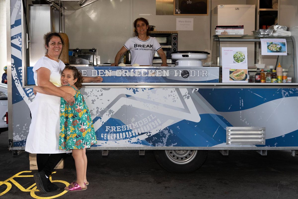 Der Foodtruck auf dem Europaplatz – Die gute Seele unter der Autobahnbrücke - Vimarsana News