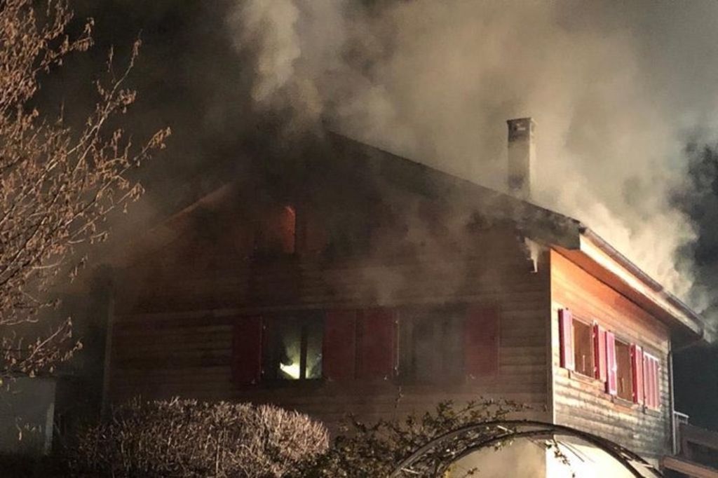 Valais Une maison en bois brûle en deux temps à Vétroz Le Matin
